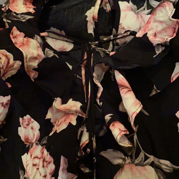 Black Floral Jodifl Blouse - Picture 3 of 5